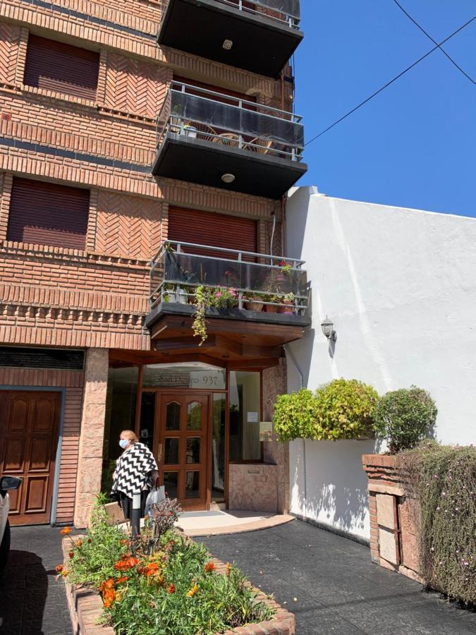 Alquilo Departamento Por Dia. Zona Castelar!!! Apartment